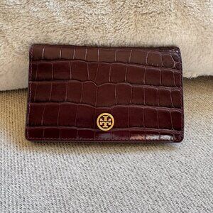 Tory Burch Bi-Fold Wallet Burgundy Croc Magnetic closure